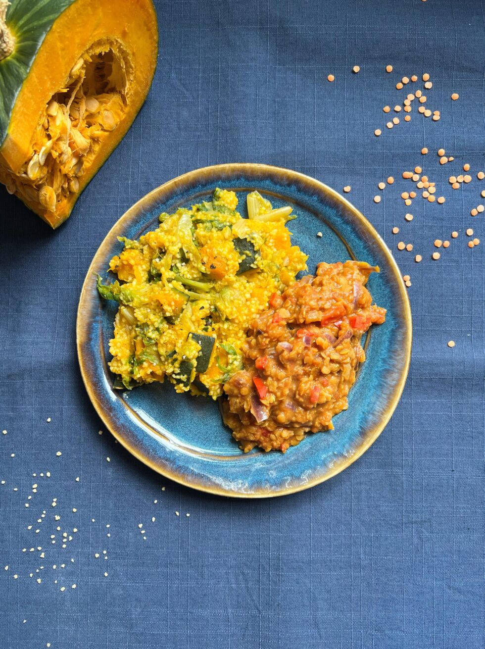 COUS COUS CON ZUCCA E SCAROLA E CURRY DI LENTICCHIE ROSSE AL PEPERONE